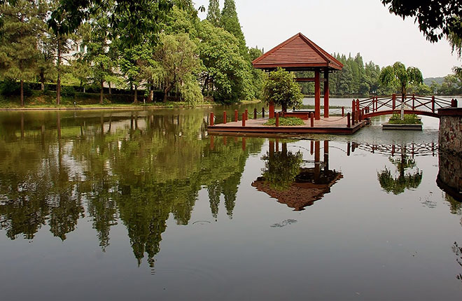 The peaceful setting of Mao Zedong's Villa located on the banks of East Lake of Wuchang in Wuhan